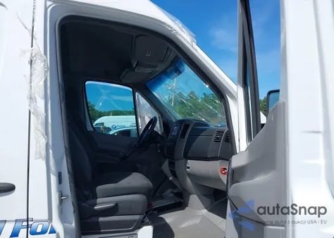 2016 Mercedes-Benz Sprinter 2500 Normal Roof from USA, damaged, VIN WD3PE7DD7GP339582